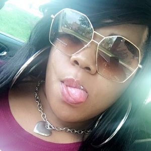 Meet your Posher, Joyce